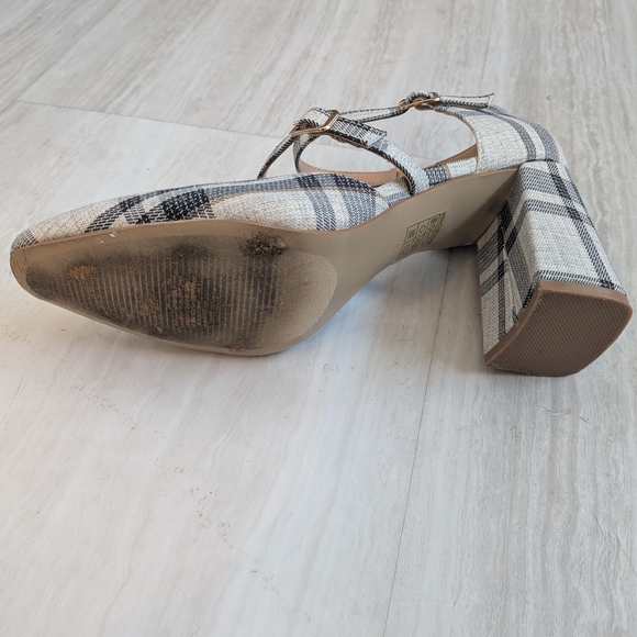 Journee Collection Black & White Plaid Mary Jane Block Heels - Picture 7 of 7